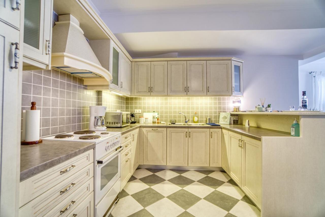 Stylish, Cozy 2-Bdr Flat In Andros Town By Explore Andros Экстерьер фото